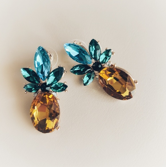 None Jewelry - Crushin It Pineapple Rhinestone Earrings